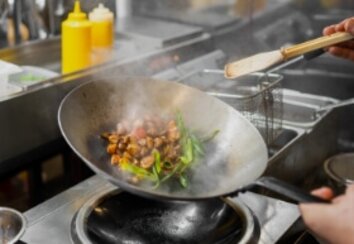 High-Heat Cooking Tips with Versatile Vegetable Oil